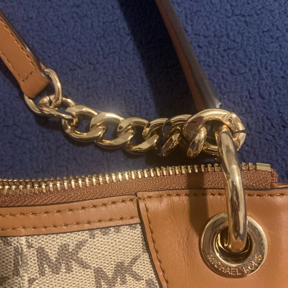 EUC MK bag - Picture 4 of 7